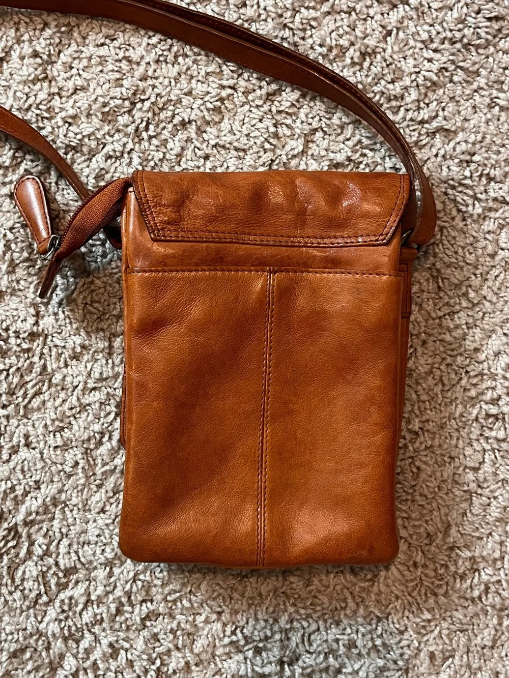 Oak and Tan Compact Tan Leather Messenger Crossbody Bag